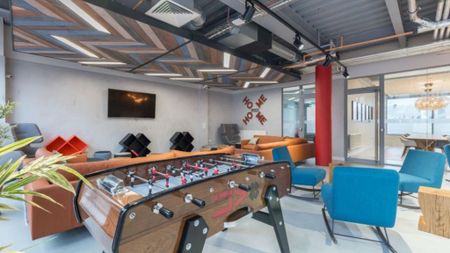 Studio to rent - Photo 2