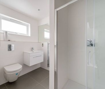 Room in a Shared House, Church Road, CR4 - Photo 2