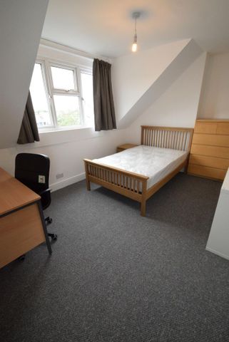 1 bedroom in a house share to rent - Photo 3
