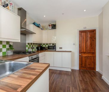 3 bedroom apartment to rent - Photo 4