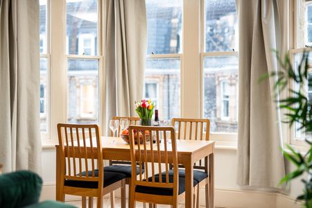 2 Bed Flat, Manilla Road, BS8 - Photo 2