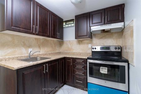 For Lease - 32 Verity Court Unit# ( Basement ), Brampton, Ontario - Photo 5