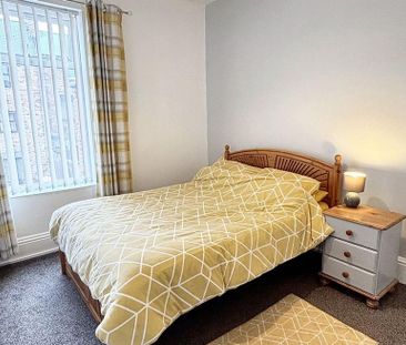 4 bedroom house of multiple occupation to rent - Photo 2