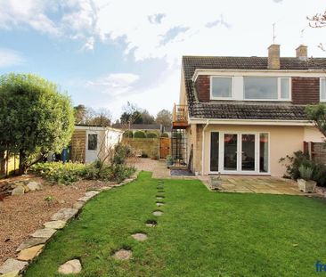 3 bedroom semi-detached house to rent - Photo 2