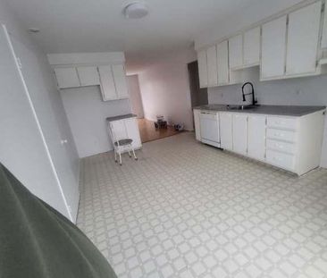 Beau Grand 4 1/2 propre à louer - Photo 2