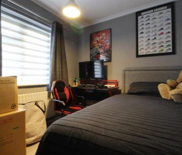 3 bedroom semi-detached bungalow to rent - Photo 5