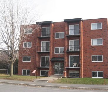 Le 955 Casavant Est, St-Hyacinthe - Photo 1