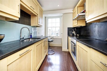 A charming two bedroom flat situated between Sloane Square and Victoria - Photo 3