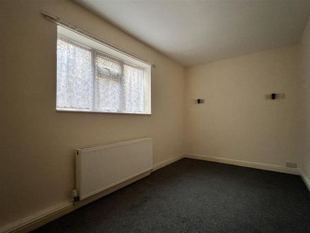 2 bedroom ground floor flat to rent - Photo 3