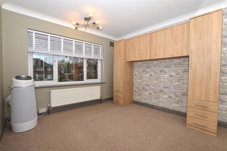 3 bedroom semi-detached house to rent - Photo 3