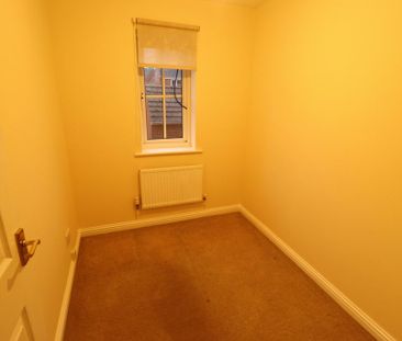 3 bedroom semi-detached house to rent - Photo 2
