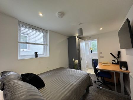 6 BEDROOM, EN-SUITE, 143 NORTHFIELD ROAD – STUDENT ACCOMMODATION COVENTRY - Photo 3
