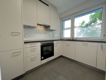 Tolle 2 Zimmer-Wohnung mit gedecktem Sitzplatz und Gartenanteil - Foto 2
