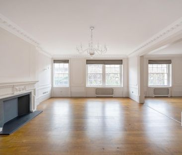 A four bedroom apartment in the desirable Abbey Lodge - Photo 5