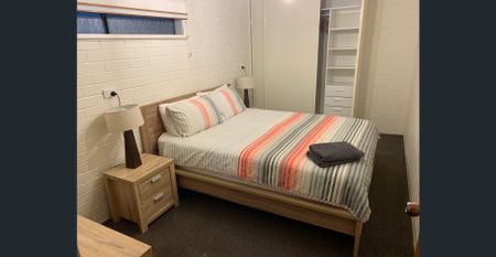 Furnished, quiet, spacious apartment, 5 minutes drive from town - Photo 2