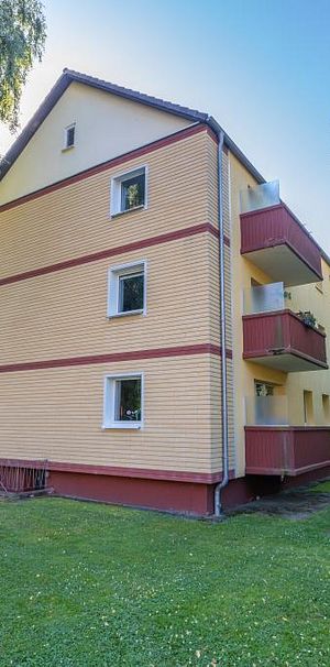 4-Zimmer Wohnung in grüner Idylle mit Balkon - Foto 1