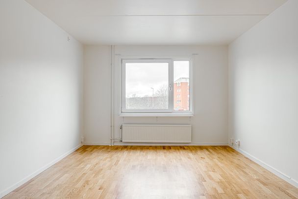 Bregårdsgatan, Karlskoga - Photo 1