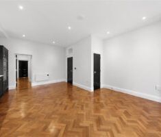 2 BEDROOM Apartment - Ground Floor - Photo 2