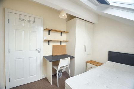 4 bedroom terraced house to rent - Photo 4