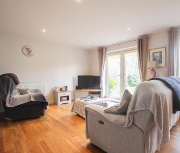 2 bedroom semi-detached house to rent - Photo 6