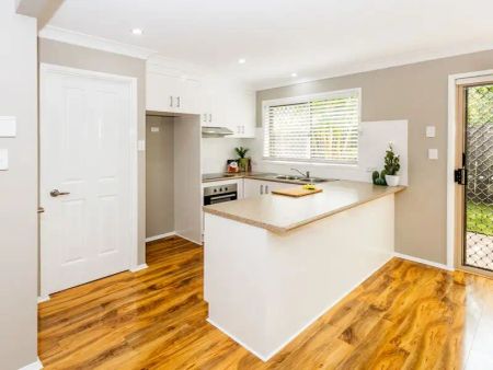 “THE BEST TOWNHOUSE IN BROWNS PLAINS!” - Photo 5