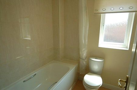 3 bedroom detached house to rent - Photo 5