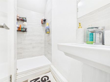 4 bedroom apartment to rent - Photo 5