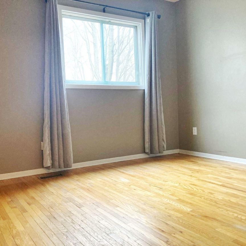 For Lease - 76 Glenwood Avenue, London East, Ontario - Photo 1