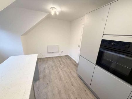 Frobisher Court, Old Hall, WA5 - Photo 2