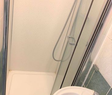 Two bedroom split level flat close to plaistow station- - Photo 6