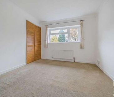 Applegarth Avenue, Guildford, GU2 - Photo 5