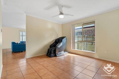 Renovated Spacious Family Home in Quiet Cul-de-Sac - Photo 4