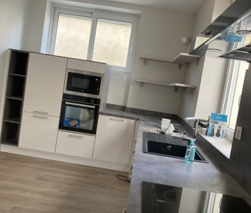 Location Appartement 3 pièces 83m² LIBOURNE 33500 - Photo 6