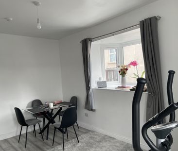 One Bedroom Flat with Beautiful Sea Views to let in Weston Super Mare - Photo 2