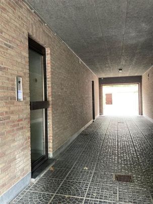 Ruim gerenoveerd eerste verdiep in woonpark bij dorpscentrum - Photo 1