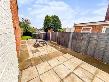 Campbell Street, Brierley Hill, DY5 - Photo 2