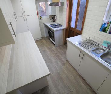 3 bedroom detached house to rent - Photo 4