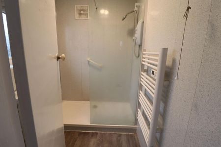 2 bedroom semi-detached house to rent - Photo 5