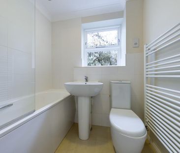 2 bedroom end of terrace house to rent - Photo 1