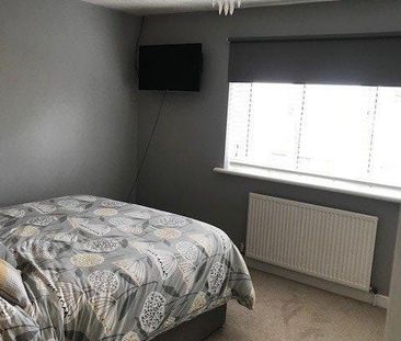 2 bedroom semi-detached house to rent - Photo 5