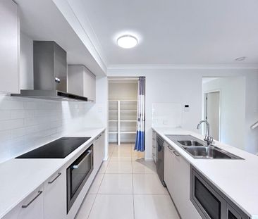 Luxurious 4-Bedroom Double-Storey Home in Avenue Estate, Daisy Hill... - Photo 4