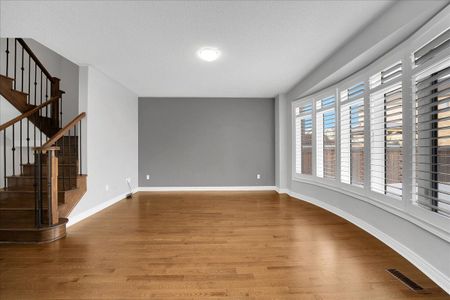 For Lease - 17 Fortis Crescent, Bradford West Gwillimbury, Ontario - Photo 3