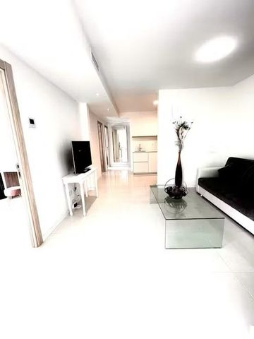 Avinguda del Cardenal Vidal i Barraquer, Barcelona, Catalonia 08035 - Photo 5