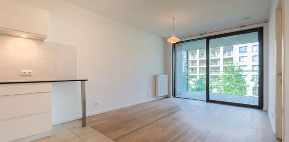 Appartement te huur in Antwerpen voor € 1.100 met 1 slaapkamer - Photo 2