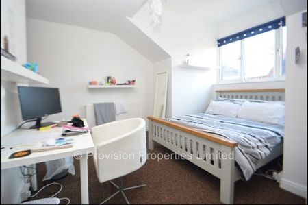 4 Bedroom Student Houses near Leeds University - Photo 3