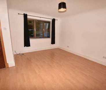 Braeside, Binfield, Bracknell, RG12 - Photo 6