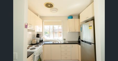 "Well-maintained Home" - Photo 3