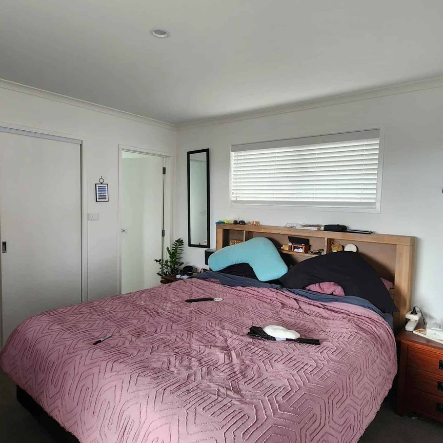 3 Bedrooms, 2 Bathrooms - Photo 1