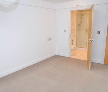 OIRO £1,875 pcm - Available 15/11/2025 - Part Furnished - Photo 5