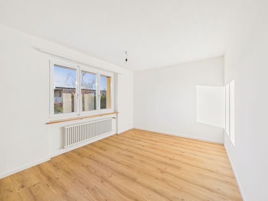 Charming 6.5-room terraced house with beautiful conservatory in Bellikon, canton AG - Photo 1